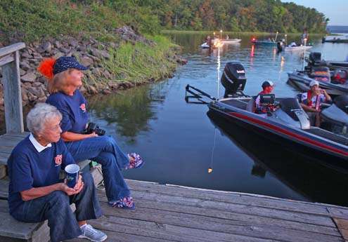 <p>
Mothers and grandmothers as well as other family members gathered for the early-morning launch.</p>