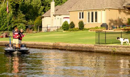 The team from the University of Arkansas, Mook Miller and Kyle Billingsley, started the day in 5th place with 14 pounds, 8 ounces.