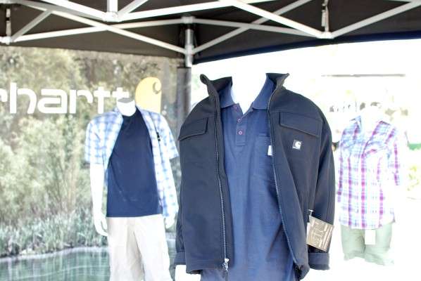 <p>
A nice looking Carhartt jacket- but maybe not for today.</p>