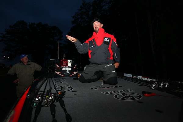 <p>Story telling time for Swindle.</p>