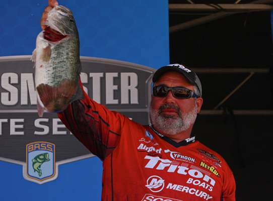 <p>Jamie Horton</p>
<p>âMust Be Country Wideâ by Brantley Gilbert</p>