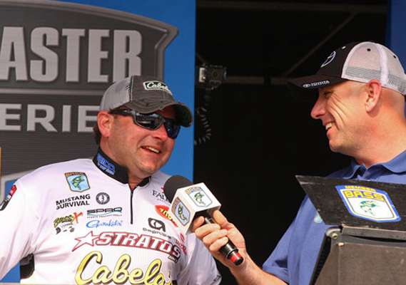 <p>Mike McClelland</p>
<p>âThe Only Way I Knowâ by Jason Aldean</p>