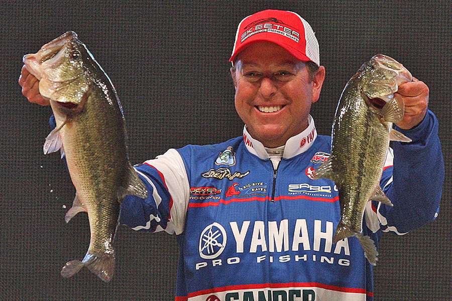 <p>Dean Rojas, 52-13</p>