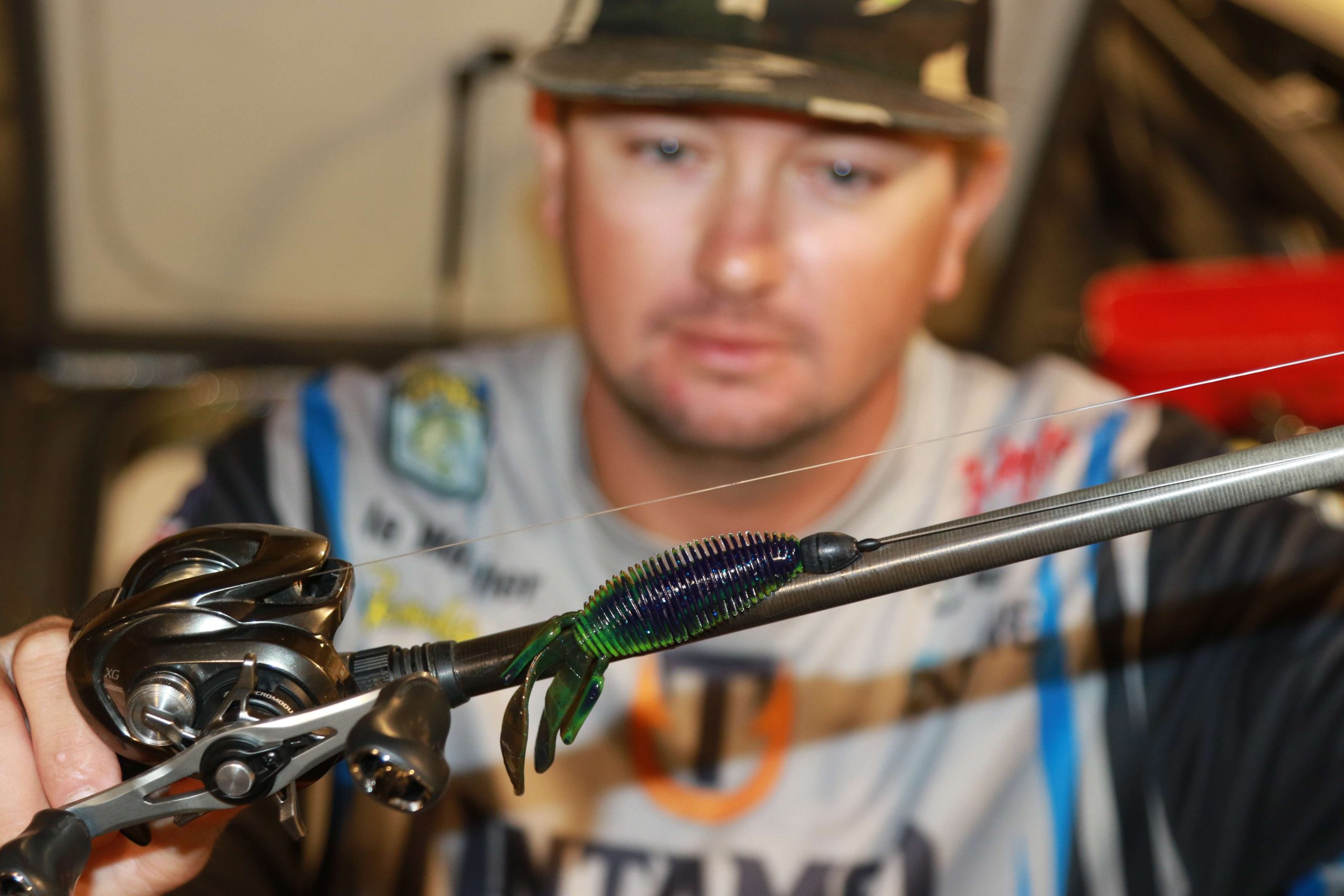 For shallow wood, scattered grass or deeper docks, Welcherâs going to rig his D-Bomb on a 4/0 Gamakatsu Heavy Cover flipping hook, and pair it with a 1/2-ounce Titan Tungsten weight.