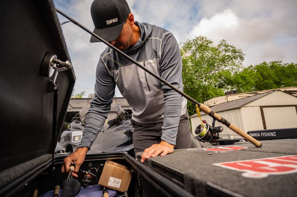 The rod locker on the right side of the front deck holds some spinning rod combos as well as other miscellaneous items an Elite pro may use during the season.