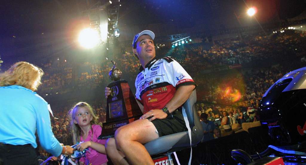 <b>2002 â Jay Yelas, Lay Lake, Ala. </b><br>